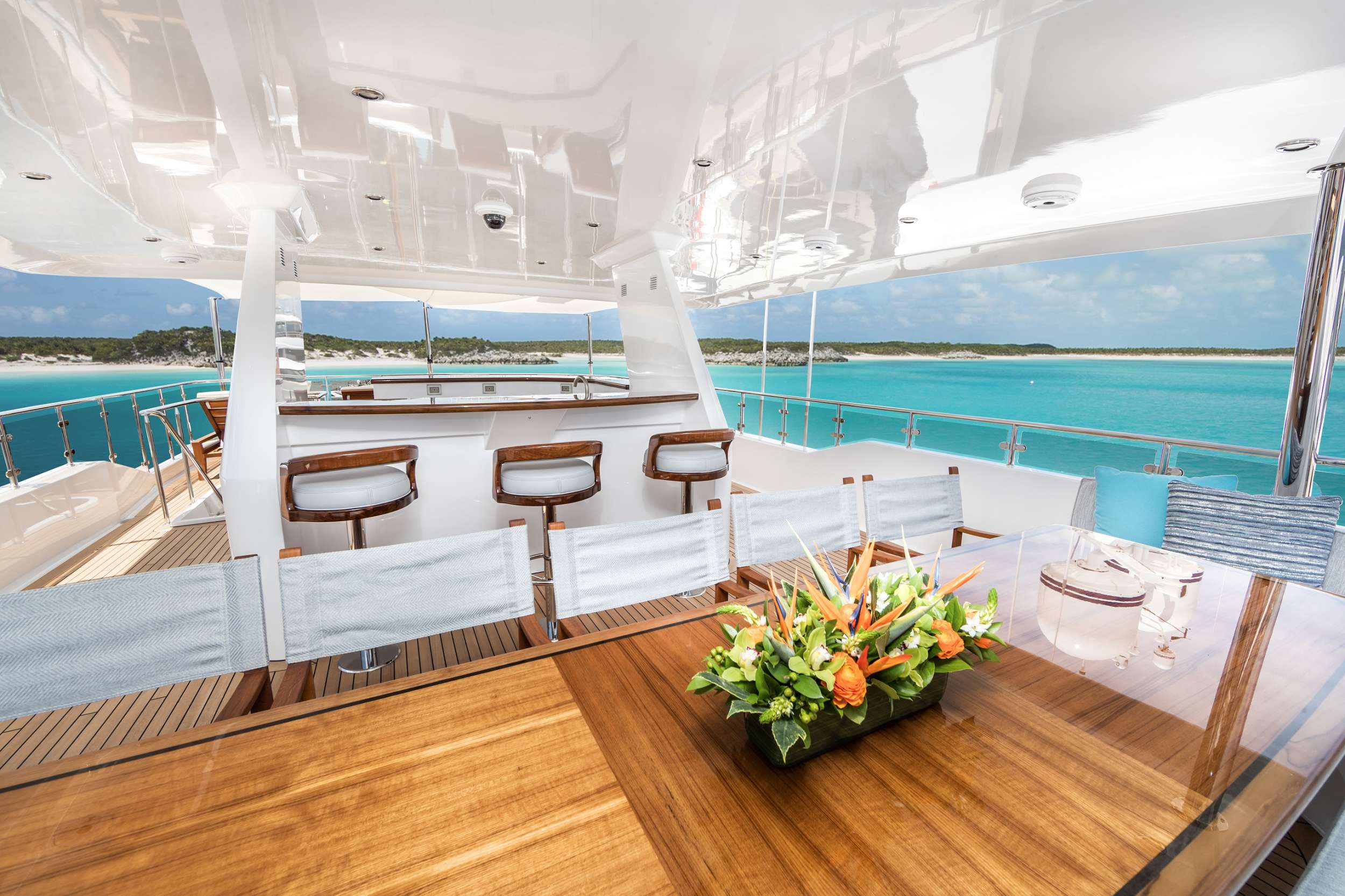 MEMENTO VIVERE Yacht Charter Details, Westport CHARTERWORLD Luxury